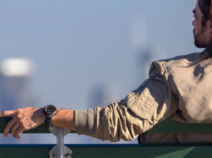 Este é o smartwatch que pode ficar dois meses sem carregar Garmin Instinct Crossover Solar no pulso à noite