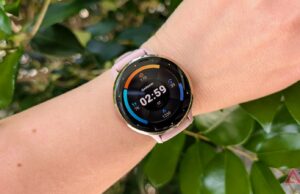 Este smartwatch Garmin oferece uma aparência deslumbrante e vem repleto de recursos Este smartwatch Garmin oferece uma aparência deslumbrante e vem repleto de recursos