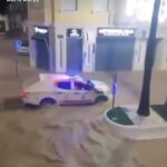 Chuvas torrenciais atingiram a Costa del Sol da Espanha com imagens dramáticas capturando estradas inundadas, árvores caídas e veículos destruídos enquanto a região se prepara para mais mau tempo