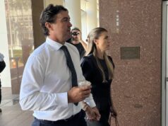 Estrela de reality show é presa por interferir na investigação do acidente Wright, retratado em uma data anterior do tribunal, será sentenciado na Suprema Corte de Darwin