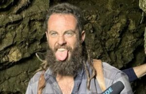 Estrela do Discovery Channel, Chad Ollinger, acusado de assassinar companheiro de cela na prisão O que os monstros realmente acertaram sobre o caso de assassinato de Erik e Lyle Menendez