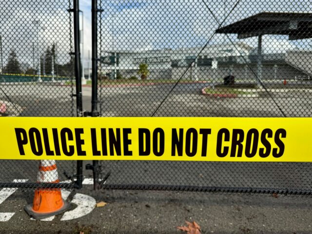 Estudante morto, suspeito sob custódia em tiroteio na Universidade Estadual Estudante morto, suspeito sob custódia em tiroteio na Universidade Estadual de Kentucky