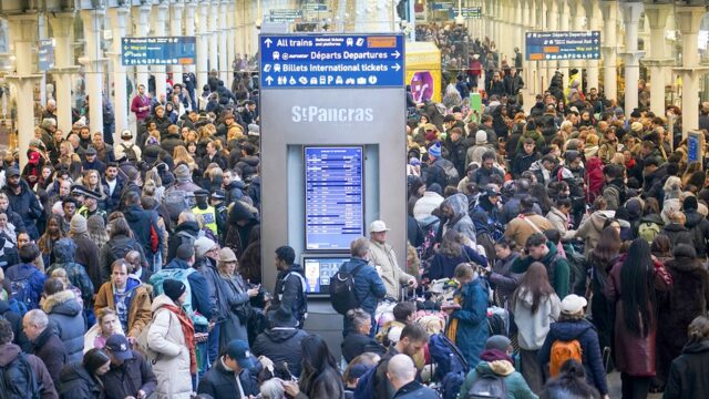 Eurostar forçado a cancelar todos os serviços de e para Londres após 'grande interrupção' no Túnel do Canal

