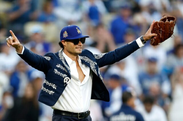 Ex-Dodgers e campeão do Red Sox anuncia que parou de jogar após 13 anos
