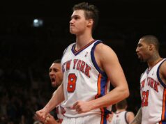 Ex-Knick Danilo Gallinari se aposenta após 16 anos na NBA Danilo Gallinari, número 8 do New York Knicks, comemora após assumir o comando no quarto período contra o Los Angeles Clippers no Madison Square Garden em 18 de dezembro de 2009 em Nova York, Nova York.