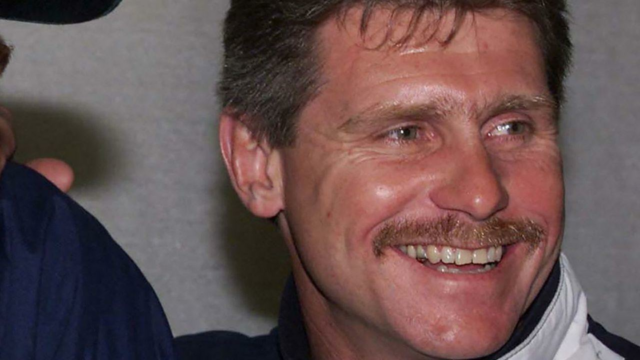 Ex-batedor inglês Robin Smith morre aos 62 anos
