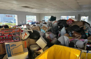 Ex-funcionário da Goodwill provoca indignação após compartilhar imagens de dentro do centro de doações: ‘Em breve irei ao noticiário’ Um ex-funcionário da Goodwill está falando sobre supostas práticas de desperdício no brechó sem fins lucrativos.