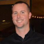 Ex-policial condenado da Bay Area demite advogado, atrasando a tão esperada sentença