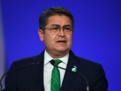 Ex-presidente de Honduras, condenado por tráfico de drogas, é libertado da prisão dos EUA após perdão de Trump Ex-presidente de Honduras, condenado por tráfico de drogas, é libertado da prisão dos EUA após perdão de Trump