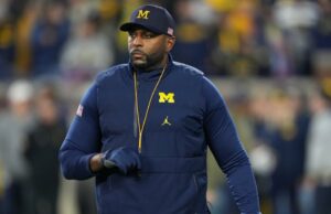 Ex-técnico do Michigan, Sherrone Moore, acusado de invasão criminosa em casa, mais GettyImages-2246840114 Sherrone Moore 2025
