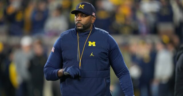 Ex-técnico do Michigan, Sherrone Moore, acusado de invasão criminosa em GettyImages-2246840114 Sherrone Moore 2025