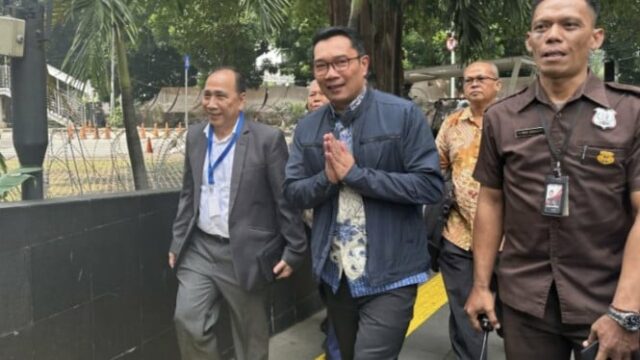 Examinado pelo Comité de Erradicação da Corrupção, Ridwan Kamil foi Examinado pelo Comité de Erradicação da Corrupção, Ridwan Kamil foi questionado sobre orçamentos não orçamentais e activos da LHKPN