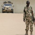 Explosão abala mesquita lotada na Nigéria, matando várias pessoas: Relatórios