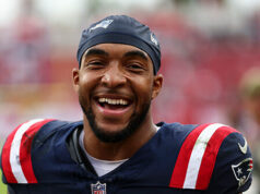 FOTOS – ‘Faith Endures’: NFL Star destaca cristãos perseguidos no jogo ‘My Cause, My Cleats’ FOTOS - 'Faith Endures': NFL Star destaca cristãos perseguidos no jogo 'My Cause, My Cleats'