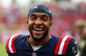 FOTOS – ‘Faith Endures’: NFL Star destaca cristãos perseguidos no jogo ‘My Cause, My Cleats’ FOTOS - 'Faith Endures': NFL Star destaca cristãos perseguidos no jogo 'My Cause, My Cleats'