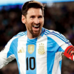 Fãs expressam entusiasmo ao ver Lionel Messi no Estádio Wankhede de Mumbai