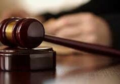 Filha enfrenta acusação de homicídio pela morte de mãe doente, 97, perto de Greenacres Filha enfrenta acusação de homicídio pela morte de mãe doente, 97, perto de Greenacres