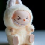 Filme de 'Labubu' recruta o diretor de 'Wonka' e 'Paddington', Paul King