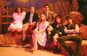 Filme de terror interativo controlado pelo público ‘Slay Day’ apresenta exibição teatral no outono de 2026, seguido pelo lançamento do console de jogos (EXCLUSIVO) Filme de terror interativo controlado pelo público 'Slay Day' apresenta exibição teatral no outono de 2026, seguido pelo lançamento do console de jogos (EXCLUSIVO)