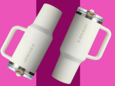 Finalmente, seu Stanley é à prova de vazamentos (e tem 35% de desconto na Amazon) Caneca de viagem Stanley vermelha com alça e tampa transparente.