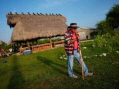 Florida AG apóia Trump que veta projeto de lei para ajudar tribo nativa em seu próprio estado Florida AG apóia Trump que veta projeto de lei para ajudar tribo nativa em seu próprio estado