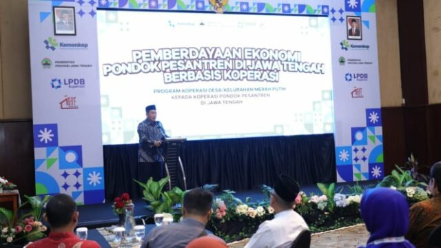 Fortalecendo a economia da aldeia, as cooperativas de internatos islâmicos Fortalecendo a economia da aldeia, as cooperativas de internatos islâmicos são incentivadas a se tornarem parceiras estratégicas da cooperativa da aldeia vermelha e branca