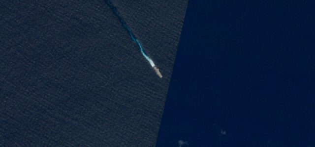 Foto de satélite mostra navios dos EUA aplicando bloqueio de Trump à Venezuela
