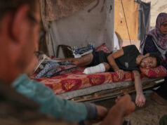 Fotos de amputados em Gaza, lutando para sobreviver após perderem membros em ataques aéreos israelenses Yahoo news home