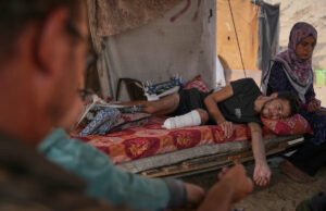 Fotos de amputados em Gaza, lutando para sobreviver após perderem membros em ataques aéreos israelenses Yahoo news home