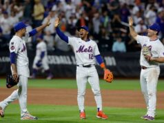 Francisco Lindor deseja a Pete Alonso e Edwin Diaz um sincero adeus ao deixarem o Mets Edwin Diaz #39 (L), Francisco Lindor #12 e Pete Alonso #20 do New York Mets comemoram após derrotar os Milwaukee Brewers no Citi Field em 3 de julho de 2025 na cidade de Nova York.