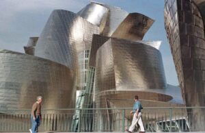 Frank Gehry, titã da arquitetura, morre aos 96 anos O edifício Dr Chau Chak Wing projetado por Gehry na UTS Business School em Sydney.