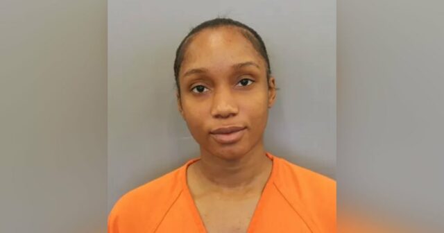 Funcionária de creche do Texas é presa por arrastar e jogar um menino de 3 anos
