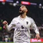 Matheus Cunha durante a partida da Premier League entre Aston Villa e Manchester United no Villa Park em 2025 em Birmingham, Inglaterra.