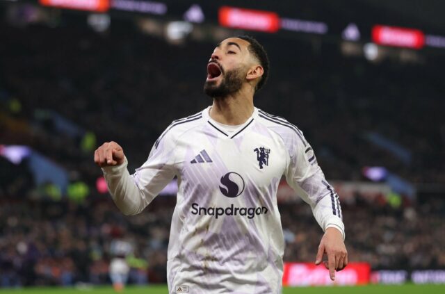 Matheus Cunha durante a partida da Premier League entre Aston Villa e Manchester United no Villa Park em 2025 em Birmingham, Inglaterra.