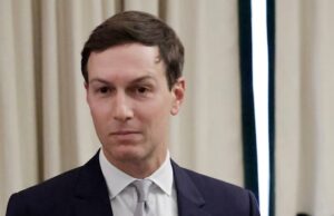 Genro de Trump faz parte da oferta hostil de aquisição da Paramount pela Warner Bros. Estúdios da Warner Bros. em Burbank, Califórnia.