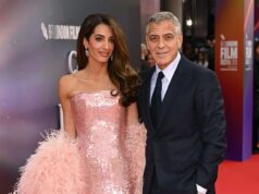 George Clooney, sua esposa Amal e seus gêmeos de oito anos tornam-se cidadãos franceses, apesar do ator admitir que é “ruim” em falar a língua George Clooney, 64, tornou-se cidadão francês, apesar de ainda ser 'ruim' em falar o idioma após 400 dias de cursos (foto com a esposa Amal, 47)