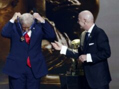 Gianni Infantino, da FIFA, enfrenta queixa ética sobre prêmio da paz de Trump Gianni Infantino, da FIFA, enfrenta queixa ética sobre prêmio da paz de Trump