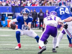 Gigantes encerram teorias em torno da falta de corridas projetadas por Jaxson Dart O quarterback Jaxson Dart nº 6 do New York Giants é forçado a sair do bolso pelo linebacker Blake Cashman nº 51 do Minnesota Vikings durante o primeiro tempo no MetLife Stadium, domingo, 21 de dezembro de 2025, em East Rutherford, Nova Jersey.