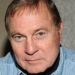 Gil Gerard, estrela de 'Buck Rogers no século 25', morre aos 82 anos