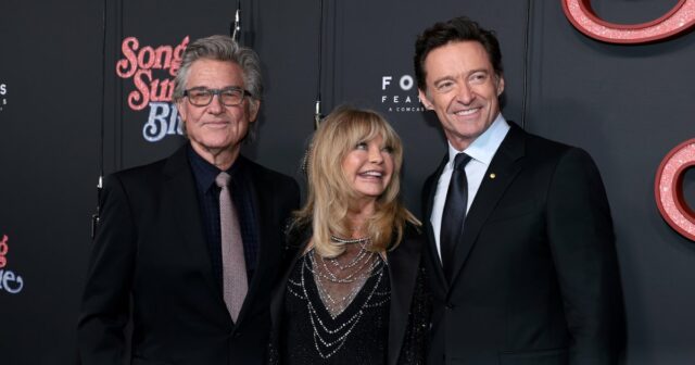 Goldie Hawn e Kurt Russell Sparkle durante rara aparição familiar Hora da família! Kate Hudson faz compras com namorado Danny Fujikawa, Goldie e Kurt