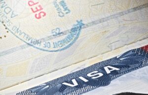 Google e Apple supostamente alertam funcionários sobre vistos para evitar viagens internacionais Google e Apple supostamente alertam funcionários sobre vistos para evitar viagens internacionais