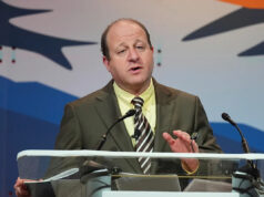 Governador do Colorado acusa Trump de fazer ‘jogos políticos’ após negações de pedido de desastre Yahoo news home