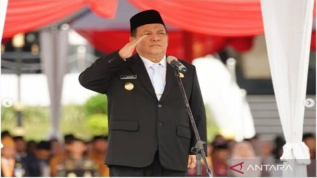 Governador em exercício de Riau SF Hariyanto abre sua voz Governador em exercício de Riau SF Hariyanto abre sua voz depois que sua residência oficial foi revistada pelo KPK