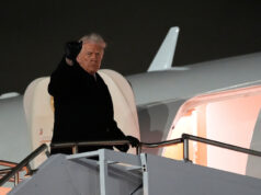 Grandes júris não apoiarão a estupidez da equipe de Trump ARQUIVO - Lindsey Halligan, fora da Casa Branca, 20 de agosto de 2025, em Washington. (Foto AP / Jacquelyn Martin, Arquivo)