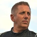 Avião pertencente à lenda da NASCAR Greg Biffle cai e pega fogo na Carolina do Norte