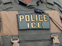 Gritos enquanto agentes do ICE supostamente dirigem um SUV sobre o pé do homem ‘nos assombram’ Gritos enquanto agentes do ICE supostamente dirigem um SUV sobre o pé do homem 'nos assombram'