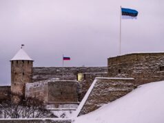 Guardas russos invadem território da OTAN em hovercrafts Guardas russos invadem território da OTAN em hovercrafts