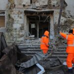 Esta fotografia mostra uma visão geral da cidade de Odesa, no sul, onde alguns bairros estão sem energia em 13 de dezembro de 2025, após ataques de mísseis e drones à infraestrutura energética ucraniana, em meio à invasão russa da Ucrânia. (Foto de Oleksandr GIMANOV/AFP)