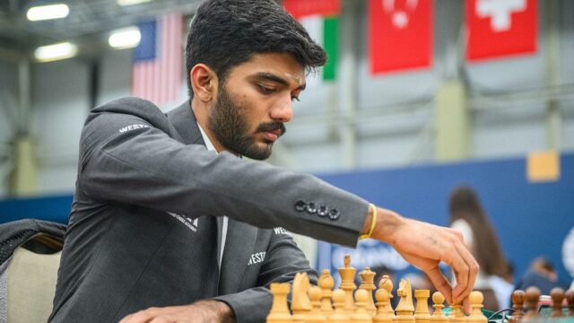 Gukesh, Erigaisi na liderança conjunta com Carlsen após cinco rodadas do Campeonato Mundial Rápido da FIDE
