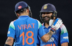 Gulbadin Naib elogia os fortes Virat Kohli e Rohit Sharma da equipe indiana Gulbadin Naib elogia os fortes Virat Kohli e Rohit Sharma da equipe indiana